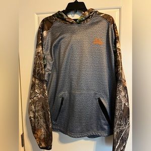 Realtree Men’s gray/camo hoodie